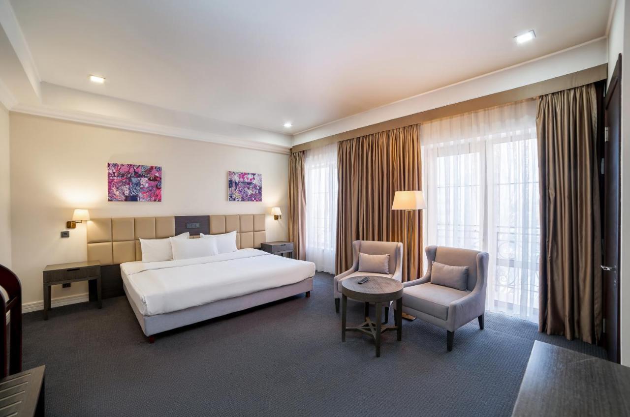Ambassador Hotel Bishkek Luaran gambar